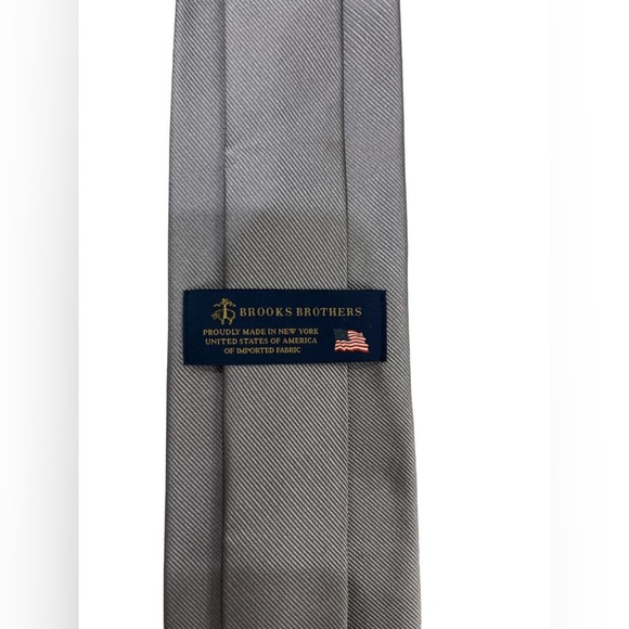 BROOKS BROTHER Silk Solid Gray Tie BRAND NEW - Picture 3 of 4